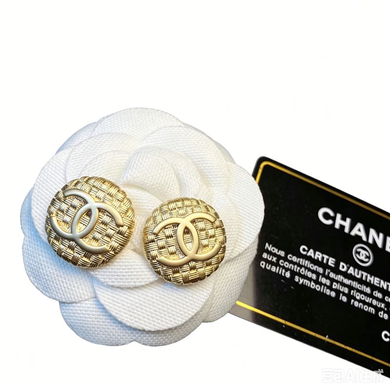 CC round earring