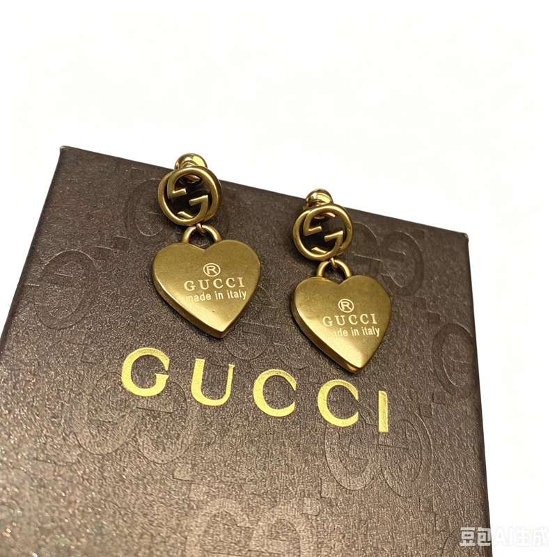 Retro GG Heart Earring Stud