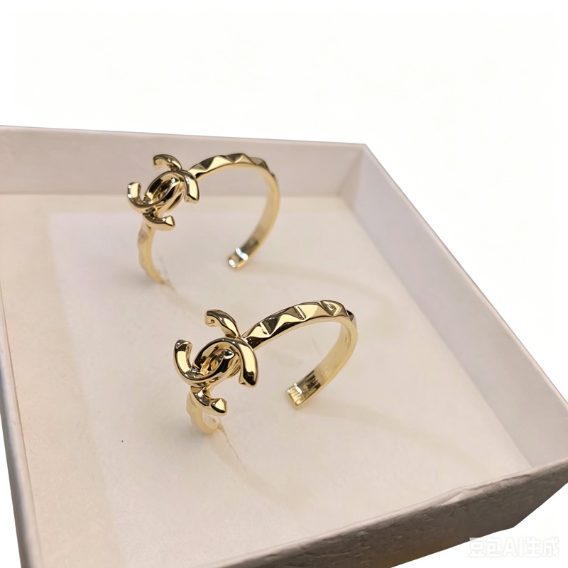 CC earring
