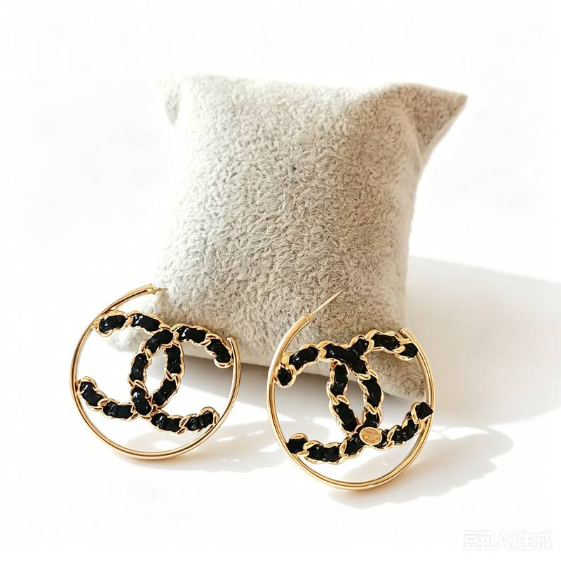 cc round leather earring