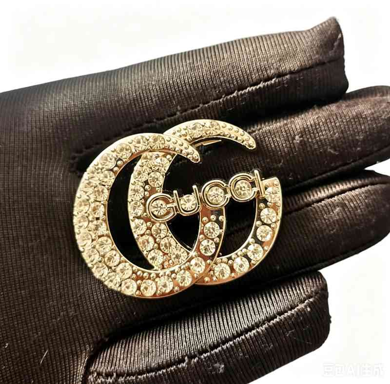 Rhinestone GG Brooch